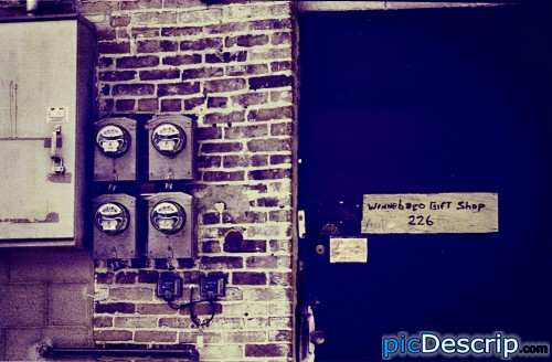 picDescrip.com - Photography and Art - Back door of a gift shop.